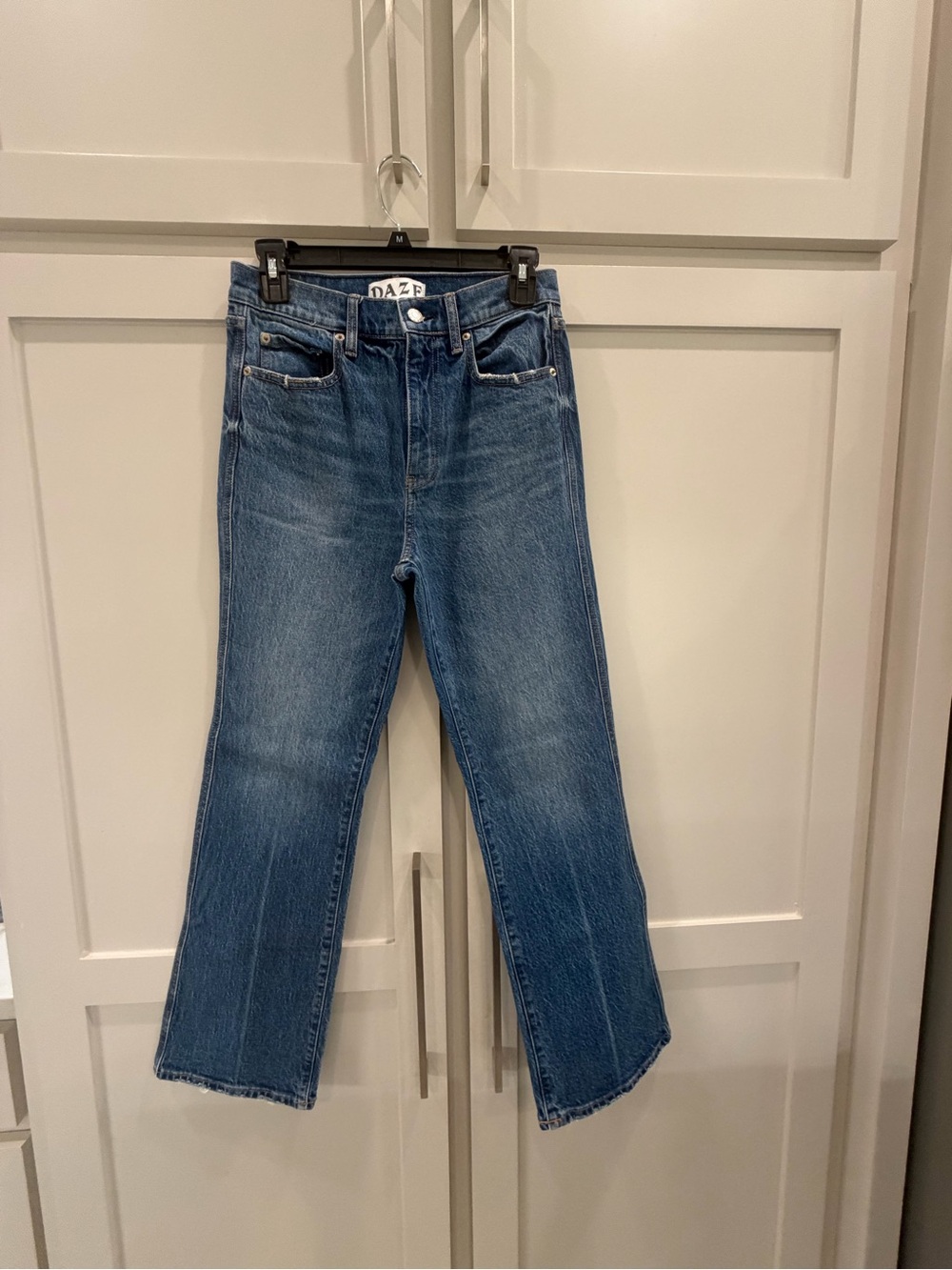 DAZE Mid-Rise Straight-Leg Jeans in Blue